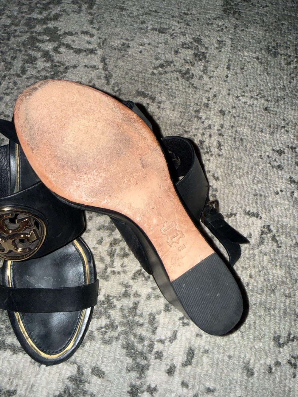 Tory Burch Black Leather Wedge Sandals with Gold Logo Medallions - Picture 4 of 4